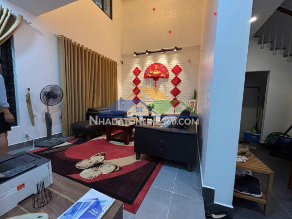 Bán nhà phúc lợi long biên dt 45m2 lô góc vài bước ra ô tô tiện ích ngập tràn