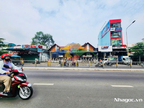 Sang nhượng gấp nhà hàng quy mô lớn – mặt tiền tây thạnh