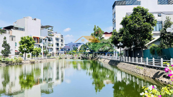 Biệt thự sân vườn ngọc thụy, 430m x 4 tầng, mặt tiền 11m,...