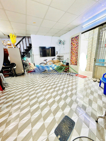 Nhà 36m2 ngang khủng 7.6m vài bước ra mặt tiền hưng phú p9q8