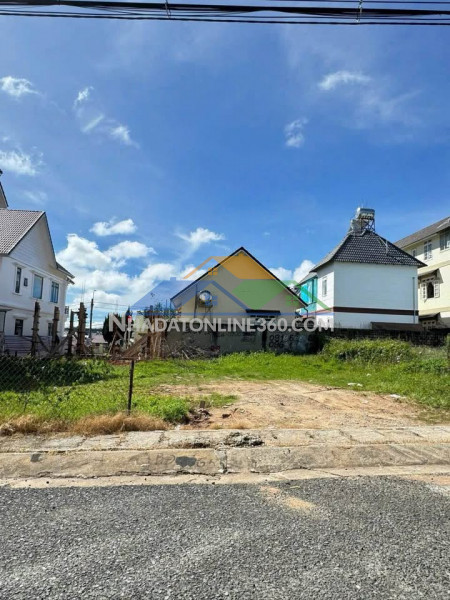 Cần tiền bán gấp đất rộng giá tốt đường hồ xuân hương, đà lạt 1590m2