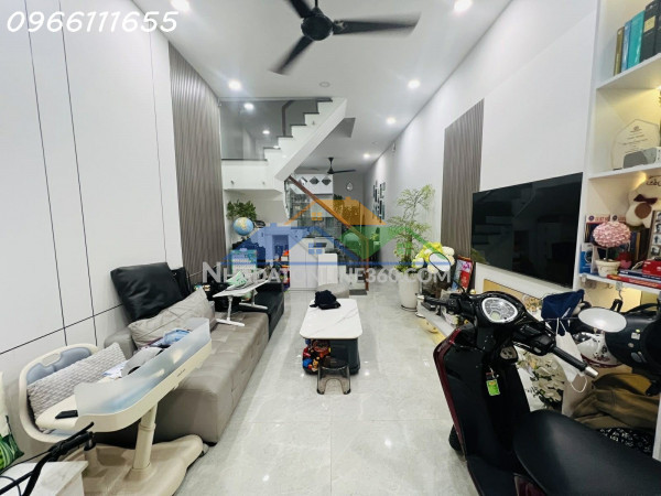 Bán nhà siêu phẩm đẹp full nội thất xịn- nguyễn văn cừ- p. cầu kho- vài bước chân ra mặt tiền - 3 tầng 4pn - 50m2. mt 4