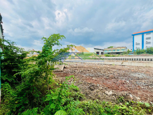 Giảm 27 tỷ gấp bán chỉ 39tr/m2 đất full thổcư mặt tiền sông tham lương 3550m2 -133 tỷ