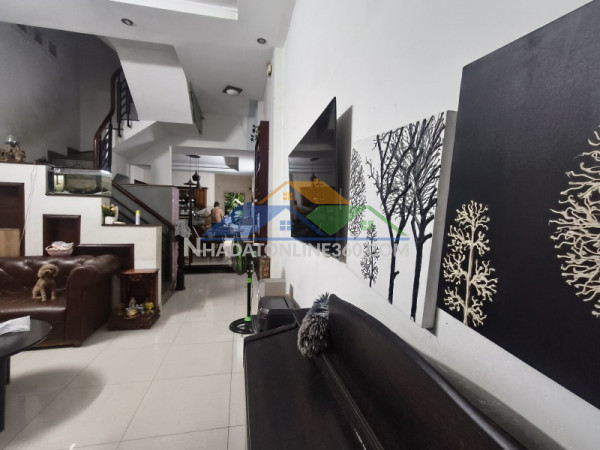 Bán nhà đường  kha vạn cân, linh trung, thủ đức, tp hcm. dt 85 m2, 2 tầng. giá 4.48 tỷ, shr: 0933125879