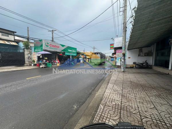 Bán nhà mặt tiền 1700m2 giá 57 tỷ đường phan văn đối