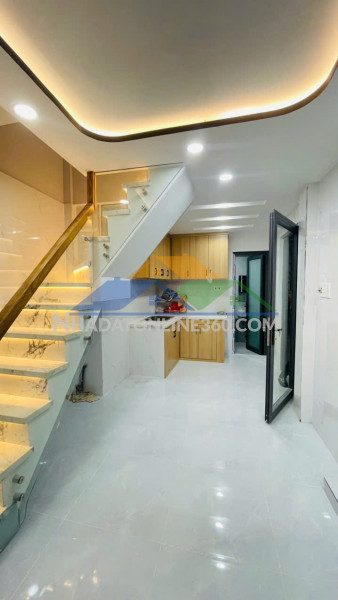 Cmt8 - quận 10 - nhà mới ở ngay - 2 tầng - kế hẻm ô tô - 3.1 tỷ