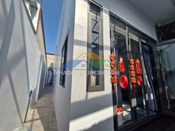 Bán nhà đường  kha vạn cân, linh trung, thủ đức, tp hcm. dt 85 m2, 2 tầng. giá 4.48 tỷ, shr: 0933125879