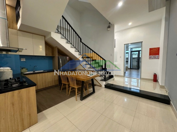 Toà căn hộ 5 tầng - kề biển và các khu resort - dòng tiền 50tr - ngay mnh mạng