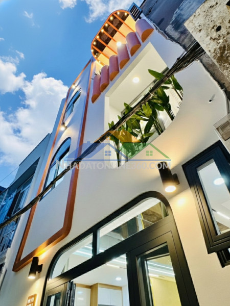 T2101 ???? nhà hoàng hoa thám bình thạnh, shr, vuông, 3 tầng, 3.x tỷ