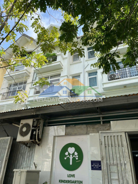 Bán nhà mp kđt vinaconex3, n.t.liêm. dt 90m x4,5 tầng.sđcc. giá 31...