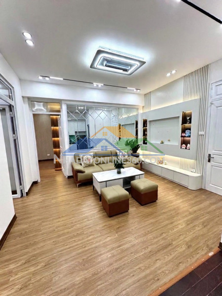 Bán căn hộ mặt phố vũ phạm hàm dt 57m giá 5,75 tỷ lô góc