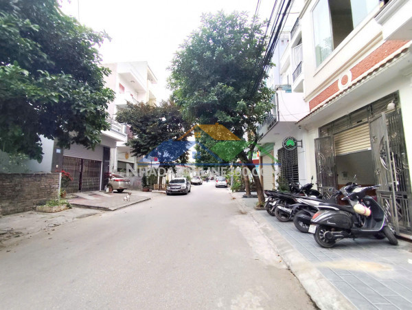 Bán nhà mặt đường đoàn kết - quán nam, 100m 4 tầng, giá 8 tỉ , vị trí đẹp