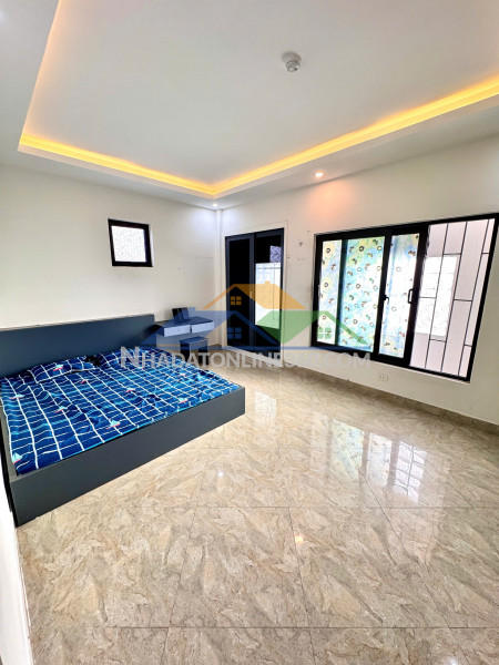 Cho thuê ccmn đẹp thoáng sáng ban công cửa sổ 145 chính kinh, thanh...