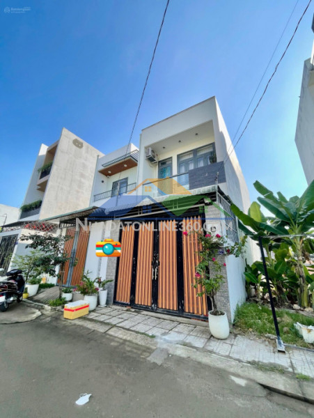 Bán căn nhà xuất hiện kết cấu sẵn trung tâm người ở trường lưu, long trường - đường oto 9m chỉ hơn 4 tỷ