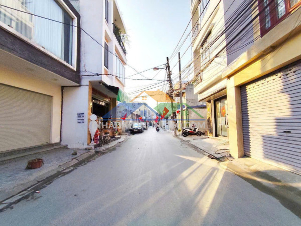 Bán nhà mặt đường lực hành - thư trung - 55m 4 tầng - giá 4.95 tỉ - vị trí đẹp