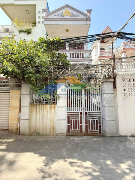 Bán đất tặng nhà 2 tầng mặt ngõ 174 văn cao - 80m - giá 5.25 tỉ