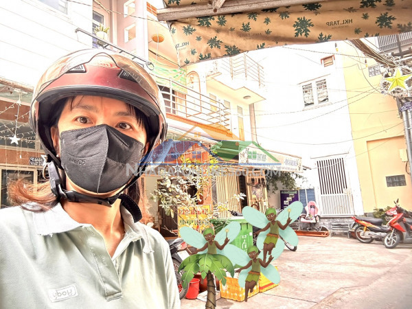 Bán nhà đ.tôn thất thuyết- xe hơi đậu cửa- nhà 5 tầng- nở hậu- lưu thông bến vân đồn - hoàng diệu- nguyễn tất thành.