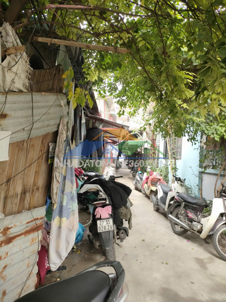 Bán gấp giá rẻ giải phóng 63m, cấp 4, mặt tiền 4m, 950 triệu hoàng mai.