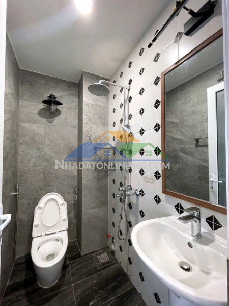 Chính chủ - gấp bán 9.89 tỷ - bình thạnh - 105m - doanh thu tốt - p17 - giáp q1 - siêu hiếm - tl mạnh