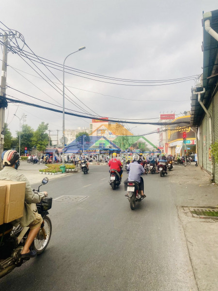 Bán nhà mặt tiền tân kỳ tân quý sát aeon, 3 tầng, 200m² ngang 4.2m nở hậu, giá 21