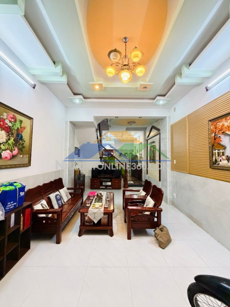 Bán nhà 4 tầng hxt đường quang trung 64m2(4*16) vào ở ngay sát chợ hạnh thông tây chỉ 7.5 tỷ