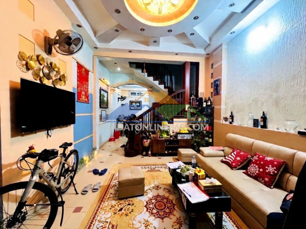 Nguyễn khang 50m x4 tầng 11,3 tỷ ngõ ô tô,thông các ngả,dân xây,gần phố