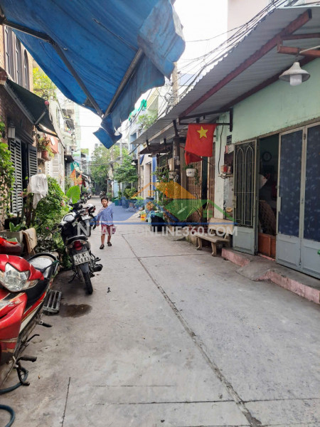 Gấp bán  đ số 8 tân kỳ tân quý gần aeon tân phú 40m2 ,2 tầng 2 pn 3 tỷ 650