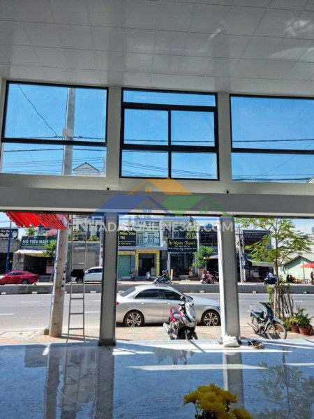 Bán nhà mặt tiền 8,5x30m giá 15,4 tỷ đường đặng thúc vịnh