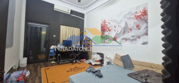 Bán nhà hoàng cầu 45m 4 tầng, sát ô tô tránh giá hấp dẫn