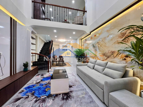 Nhà đẹp đón tết - sẵn về ở - phân khúc hót tại khu vực - hơn phút ra hồ tây-lạc long quân 36 m, 5 tầng, mt 5 m , 9.8 tỷ
