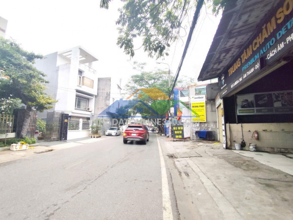 Đất mặt đường trực cát - 225m - mặt tiền 9.8m - giá 18.6 tỉ - dòng tiền 18 tr/m tháng