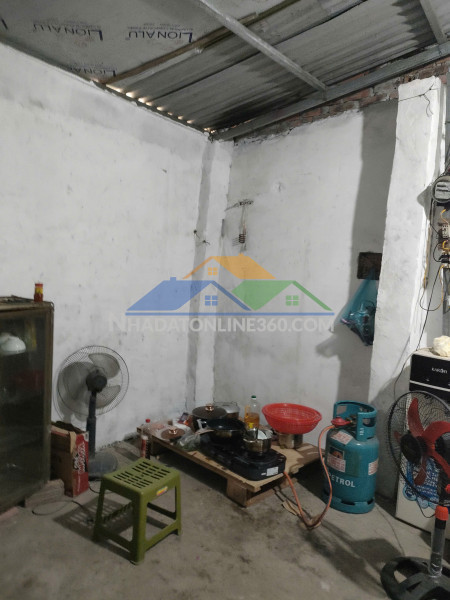 Bán gấp giá rẻ giải phóng 63m, cấp 4, mặt tiền 4m, 940 triệu hoàng mai.