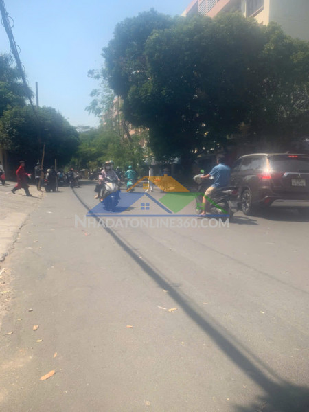 Nhà chính chủ bán q12 diện tích gần 100m2 hẻm oto sát nhà -nhà đẹp -2 tầng vô ở ngay gần đường quang trung go vất.