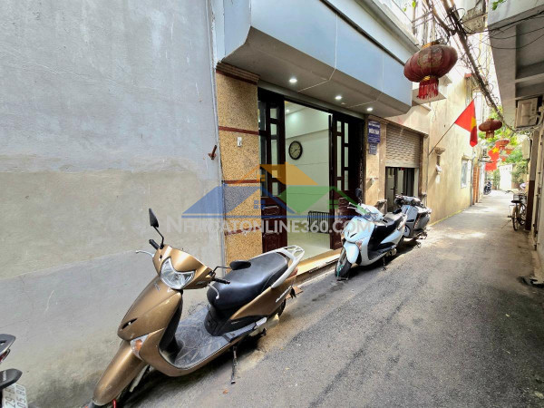 Cho thuê gấp nhà nguyên căn 25m2 4tầng 8.5tr/tháng gần hồ tây