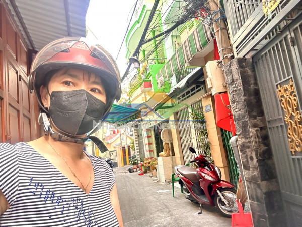 Nhà bán đ. lê thị chợ- mt đ.7m- khu vực kinh doanh sầm uất-gần đ.nguyễn lương bằng ra phú mỹ hưng.