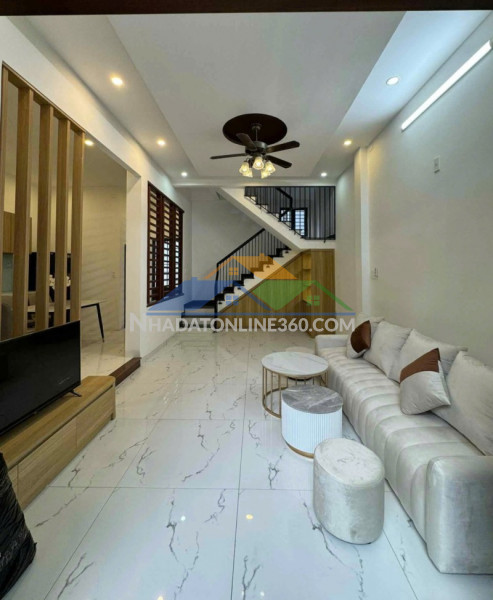 ♪ 2 mặt kiệt thẳng ra hoàng diệu, 55m2, 3 tầng đúc, 4pn, sân thượng, sân xe, sân phơi 4.x tỵ