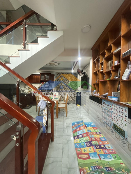 Nhà chính chủ-song hành trường chinh giáp gò vấp giáp nhà ga t3-dt:68m2 ( 4m x 17m)4 pn, hẻm 3.5m, sát mặt tiền