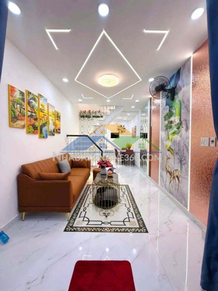 Bán nhà hxh sát emart phan huy ích dọn vào ở ngay tiện an cư lạc nghiệp nhỉnh 3tỷ.