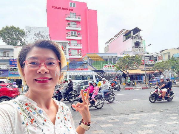 Bán nhà 3 tầng mặt tiền kd đ. nguyễn văn cừ - ngay góc trần hưng đạo. quận 1 - 145m2 - chính chủ chưa qua đầu tư