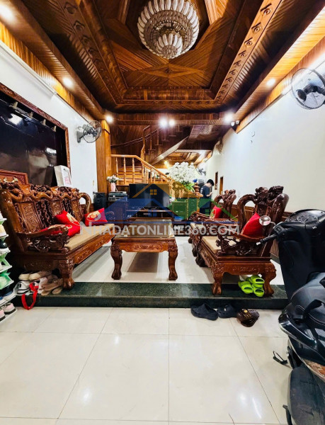 Bán nhà đẹp phố nguyễn khang 42/48m2 4tầng mặt tiền 4m 11.3 tỷ cầu giấy