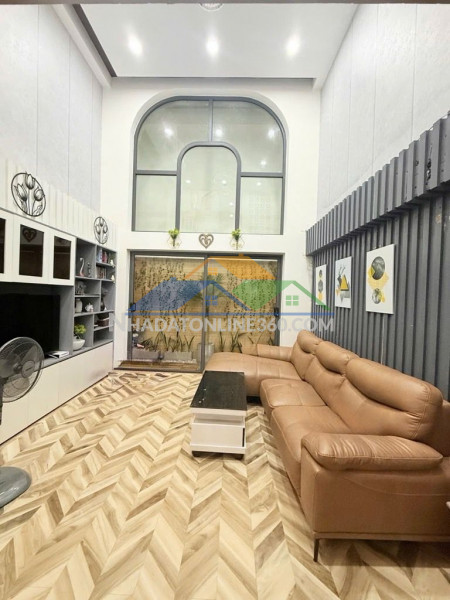 Bán nhà hxh trần thái tông ngang gần 4m 4 tầng sát mặt tiền đường trường chinh nhỉnh 3 tỷ