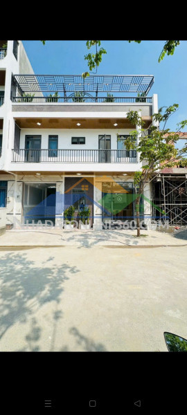 Bán gấp nhà thạnh xuân 52 phường thới an quận 12 , 55m2 giá 5,3 tỷ thương lượng, 3 tầng, tặng nội thất cao cấp, đường 12m