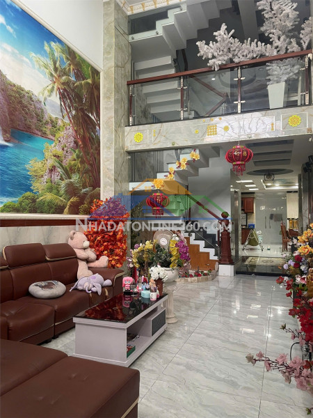 Nhà chính chủ - siêu đẹp cần bán nhanh nhà phố tại quận tân...