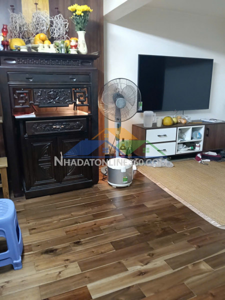 Bán nhà 2 tầng xây đẹp chắc chắn, mặt chợ 5 tầng buôn bán sầm uất, thông các ngõ 72 đường lĩnh nam ngõ 293 hoặc ngõ 319 đường tam trinh, hoàng mai, hà nội.