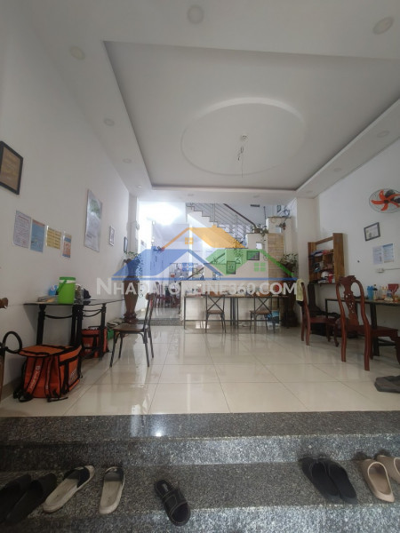 Bán nhà mặt phố đường số 8, phường tăng nhơn phú, tp hcm. dt 130m2, 3 tầng, 5pn, sh, 10.9 tỷ.