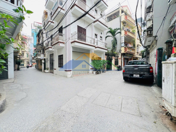 Bán nhà mặt ngõ giáp nhất  nhân chính – thanh xuân  178m² – mt 7m – ô tô vào nhà 36.5 tỷ lh 0975124520