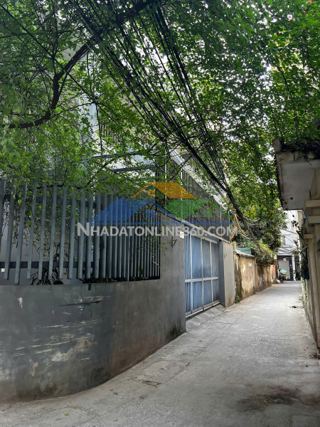 Hiếm, bán nhà lạc long quân,gần phố, diện tích rộng, mặt tiền 8m,chỉ 23.4 tỷ