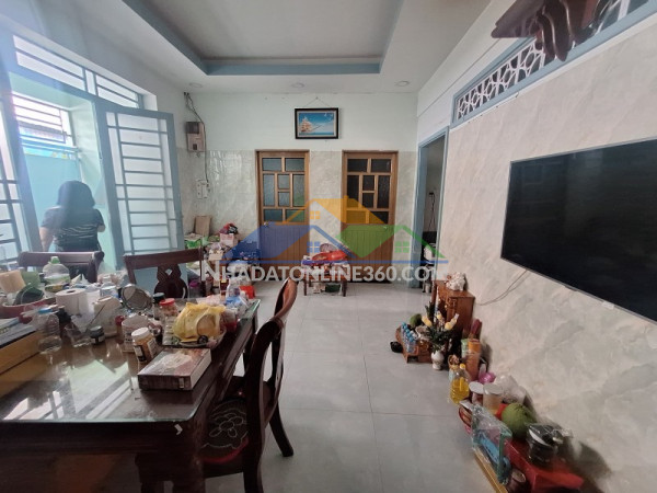 Bán nhà hẻm đường số 8, trường thọ, thủ đức, tp hcm. dt 100m2, cấp 4, giá 5.15 tỷ.