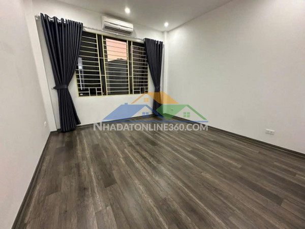 Nhà mới 6 tầng thang máy - gara ô tô - ngay ngã tư quốc bảo - thanh trì