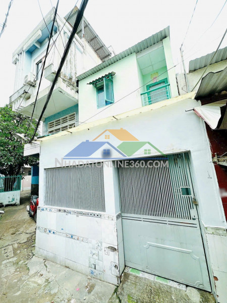 Nhà 2 tầng nở hậu vị trí đẹp đường ba đình p. chánh hưng....